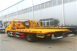 望京附近拖车救援搭电